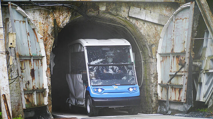 鉱山鉄道のレールが消える 機関車けん引トロッコ列車から電磁誘導式バッテリーカーへ 22年2月8日 エキサイトニュース