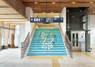 日向市駅が「日向坂46」駅に！ひなたフェス2026開催に向けJR九州が記念きっぷや臨時列車で全力応援　夜行列車「ドリームおひさま号」も走る