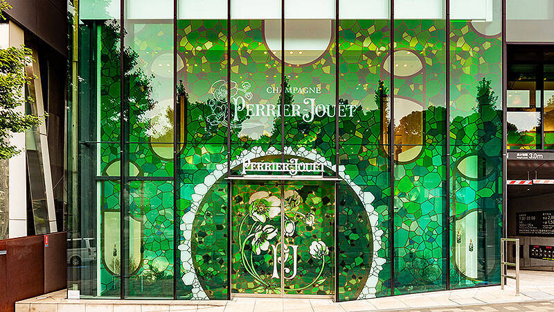 シャンパーニュ ペリエ ジュエの極上世界を体感できる空間が原宿駅前に10/12～10/29 出現！ 日本限定品のテイスティングや絶品フィンガーフードとペアリングへ「THE HOUSE OF WONDER 花は、すべてのはじまり」