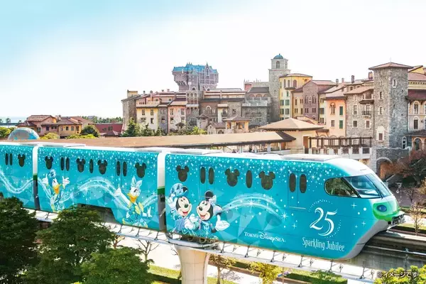 東京ディズニーシー25周年”スパークリング・ジュビリー”のラッピング車両が4/15運行開始！リゾートライン限定BGMや特別なつり革･きっぷも