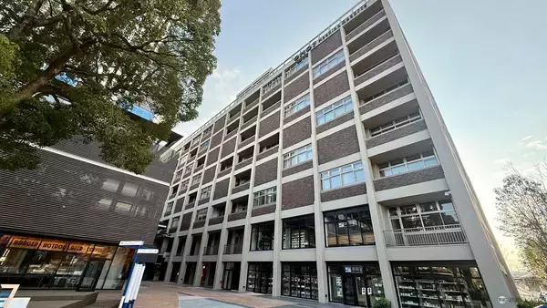 【星野リゾート】OMO7横浜が4/21開業！ 村野藤吾建築「旧横浜市庁舎」を再生、日本初“パン飲み”ベーカリーやハマスタビュー絶景テラスの全貌