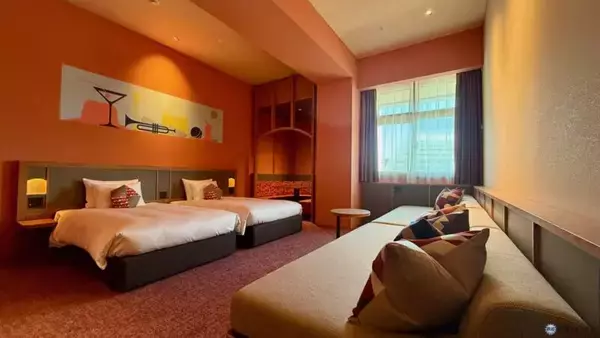 「【星野リゾート】OMO7横浜が4/21開業！ 村野藤吾建築「旧横浜市庁舎」を再生、日本初“パン飲み”ベーカリーやハマスタビュー絶景テラスの全貌」の画像