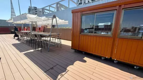 「【星野リゾート】OMO7横浜が4/21開業！ 村野藤吾建築「旧横浜市庁舎」を再生、日本初“パン飲み”ベーカリーやハマスタビュー絶景テラスの全貌」の画像