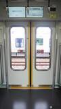 「東武東上線の新型車両「90000系」お披露目　斬新な「逆スラント式」の先頭形状と明るく開放的な車内空間に注目、デビューは9月」の画像9
