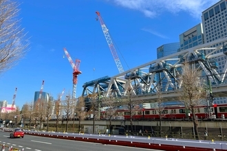 京急 2026年度の設備投資･過去最高449億円！品川駅の地平化･2面4線化、羽田空港引上線新設、異例の2両編成1000形代替新造、防犯カメラなど