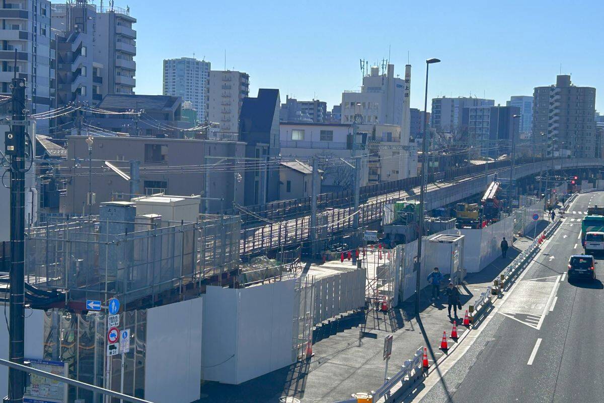 京急 2026年度の設備投資･過去最高449億円！品川駅の地平化･2面4線化、羽田空港引上線新設、異例の2両編成1000形代替新造、防犯カメラなど
