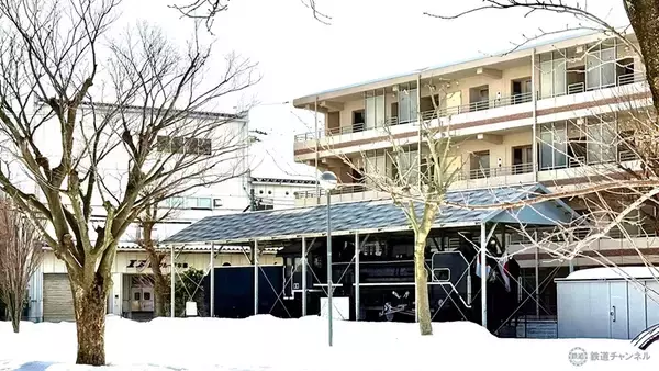 「【敦賀駅編】敦賀・若狭エリアを巡る冬の福井旅 「鉄道と港のまち」敦賀はどんな街？ 気動車も鉄道ジオラマもある「敦賀赤レンガ倉庫」へ」の画像