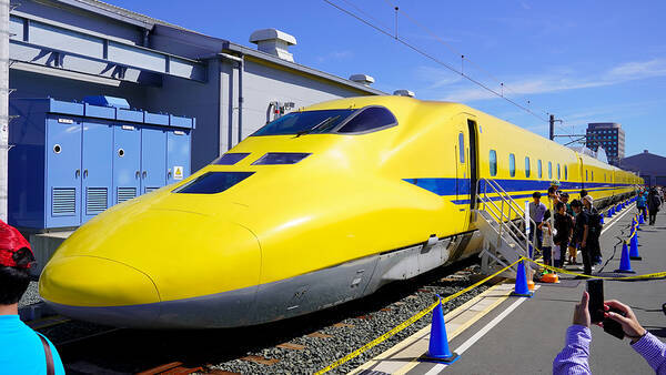 東海道新幹線 先頭車同士の連結状態を初公開 ドクターイエローの車内見学も 浜松工場見学ツアー10月開催 22年8月30日 エキサイトニュース