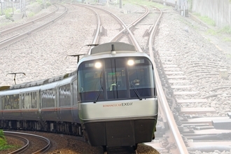 ロマンスカーEXEα貸切で「謎の線路」を走る！鉄道BIG4南田裕介氏と巡るディープな西部の旅
