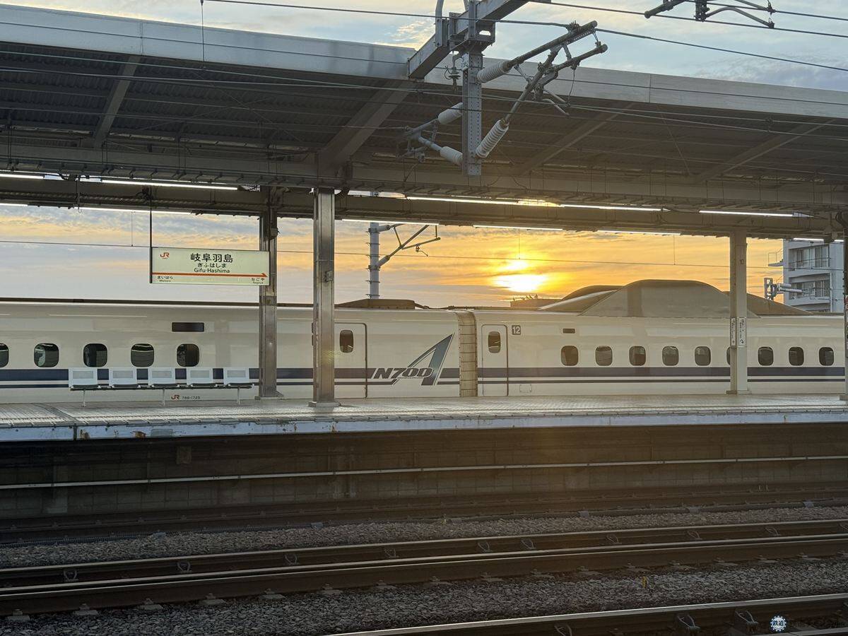 【乗車記】実質夜行？話題沸騰の新幹線「東海道ルミエールエクスプレス」に乗車してみた　東京22時発、京都・新大阪に6時台着　見どころは岐阜羽島の素晴らし過ぎる朝