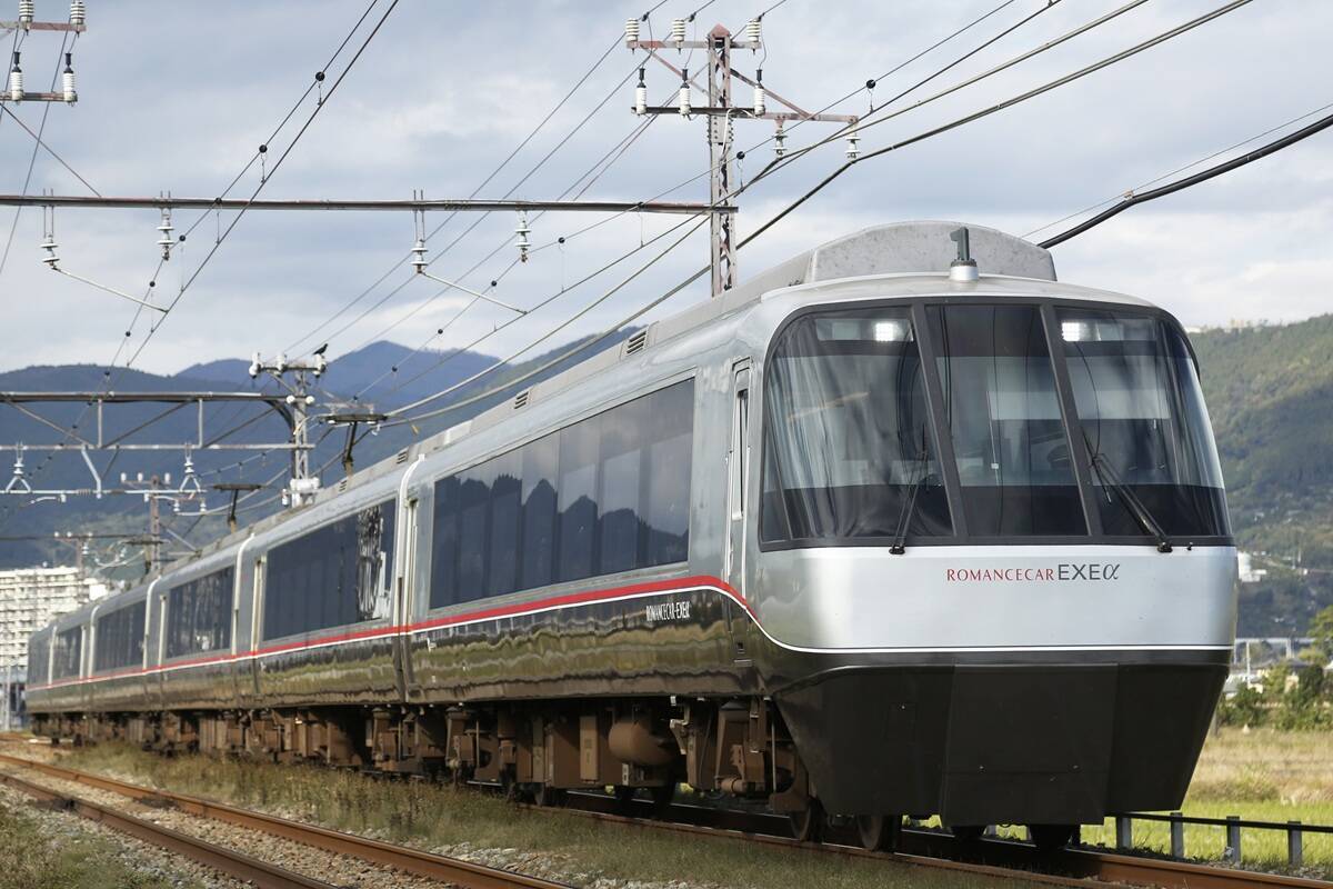 特急ロマンスカー完全ガイド！現役4車種の特長や停車駅･展望席予約方法まで解説！箱根･小田原への旅や快適な出勤にも（小田急）