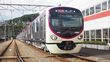 京王電鉄の新型通勤車両「2000系」お披露目　子育て世代も絶賛の優しい車両