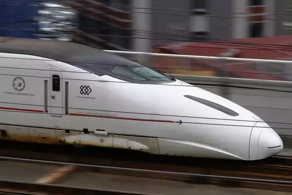 「球場のビール販売員が車内に登場！夏の移動を盛り上げるJR九州「ビール新幹線」7月31日・8月7日限定　ソフトバンクホークスとコラボ」の画像