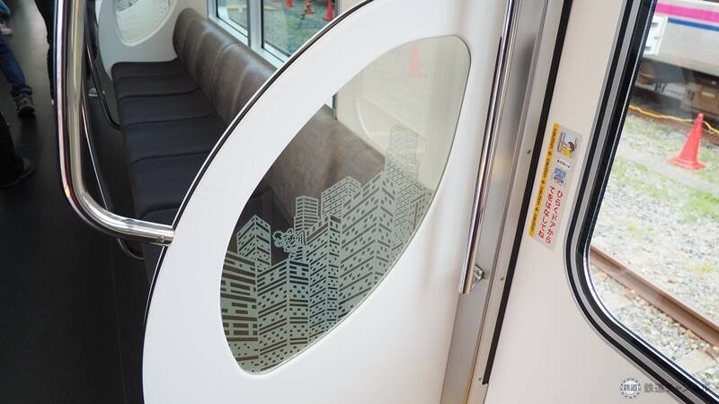 京王電鉄「9000系」がスタイリッシュに生まれ変わる！リニューアル第一編成の内装をご紹介