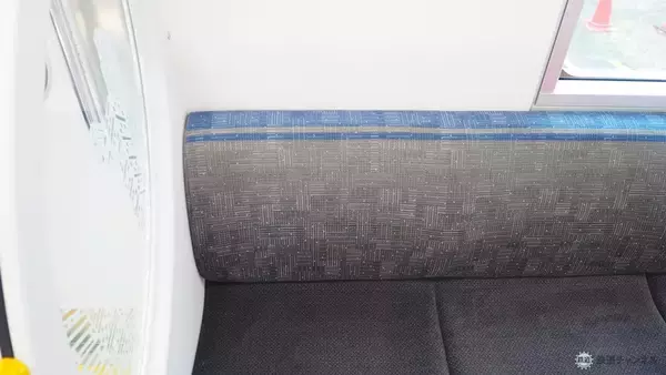 「京王電鉄「9000系」がスタイリッシュに生まれ変わる！リニューアル第一編成の内装をご紹介」の画像