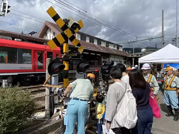 「さらば古豪よ……小田急箱根「100形電車」が2028年１月末運行終了（神奈川県箱根町）」の画像