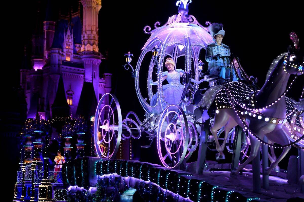 東京ディズニーランド「エレクトリカルパレード」25周年にわたる進化の歴史！ 公演スケジュール・休止情報まとめ（2026年6月最新）