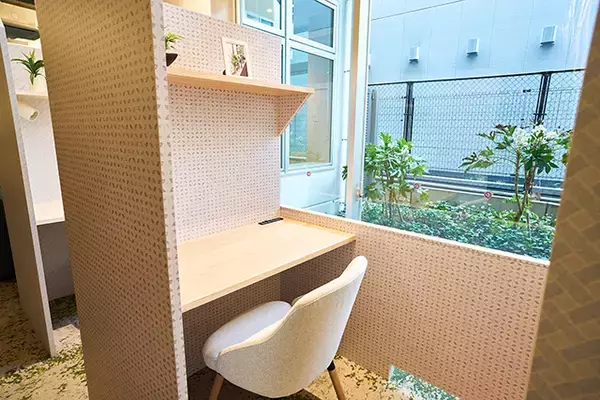 「JR中央線 武蔵小金井駅 高架下に極楽湯空間「RAKU SPA Station 武蔵小金井」12/5 OPEN！ 電車の足音と半露天風呂 サウナ 岩盤浴 レストラン  コワーキングスペース　オンもオフもここで何時間でも過ごせる♪」の画像