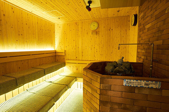 JR中央線 武蔵小金井駅 高架下に極楽湯空間「RAKU SPA Station 武蔵小金井」12/5 OPEN！ 電車の足音と半露天風呂 サウナ 岩盤浴 レストラン  コワーキングスペース　オンもオフもここで何時間でも過ごせる♪