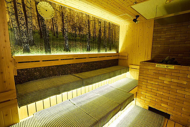 JR中央線 武蔵小金井駅 高架下に極楽湯空間「RAKU SPA Station 武蔵小金井」12/5 OPEN！ 電車の足音と半露天風呂 サウナ 岩盤浴 レストラン  コワーキングスペース　オンもオフもここで何時間でも過ごせる♪