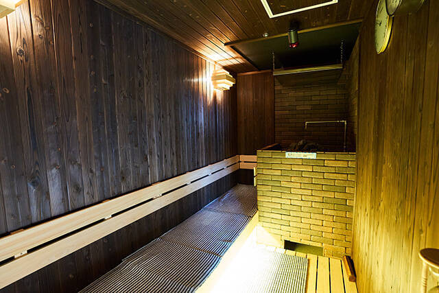 JR中央線 武蔵小金井駅 高架下に極楽湯空間「RAKU SPA Station 武蔵小金井」12/5 OPEN！ 電車の足音と半露天風呂 サウナ 岩盤浴 レストラン  コワーキングスペース　オンもオフもここで何時間でも過ごせる♪