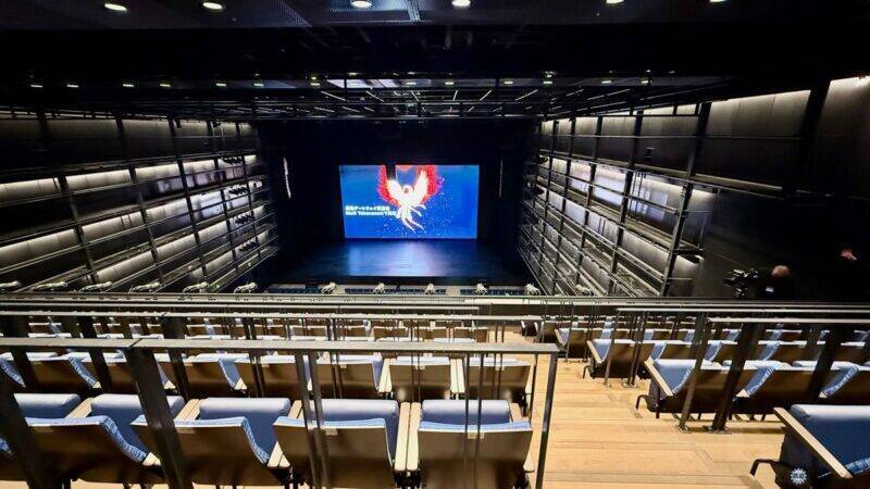 高輪ゲートウェイシティ文化拠点「MoN Takanawa」レポ【3/28開業】 隈研吾建築の外装デザインや鉄道ビューの絶景、限定グルメまで紹介