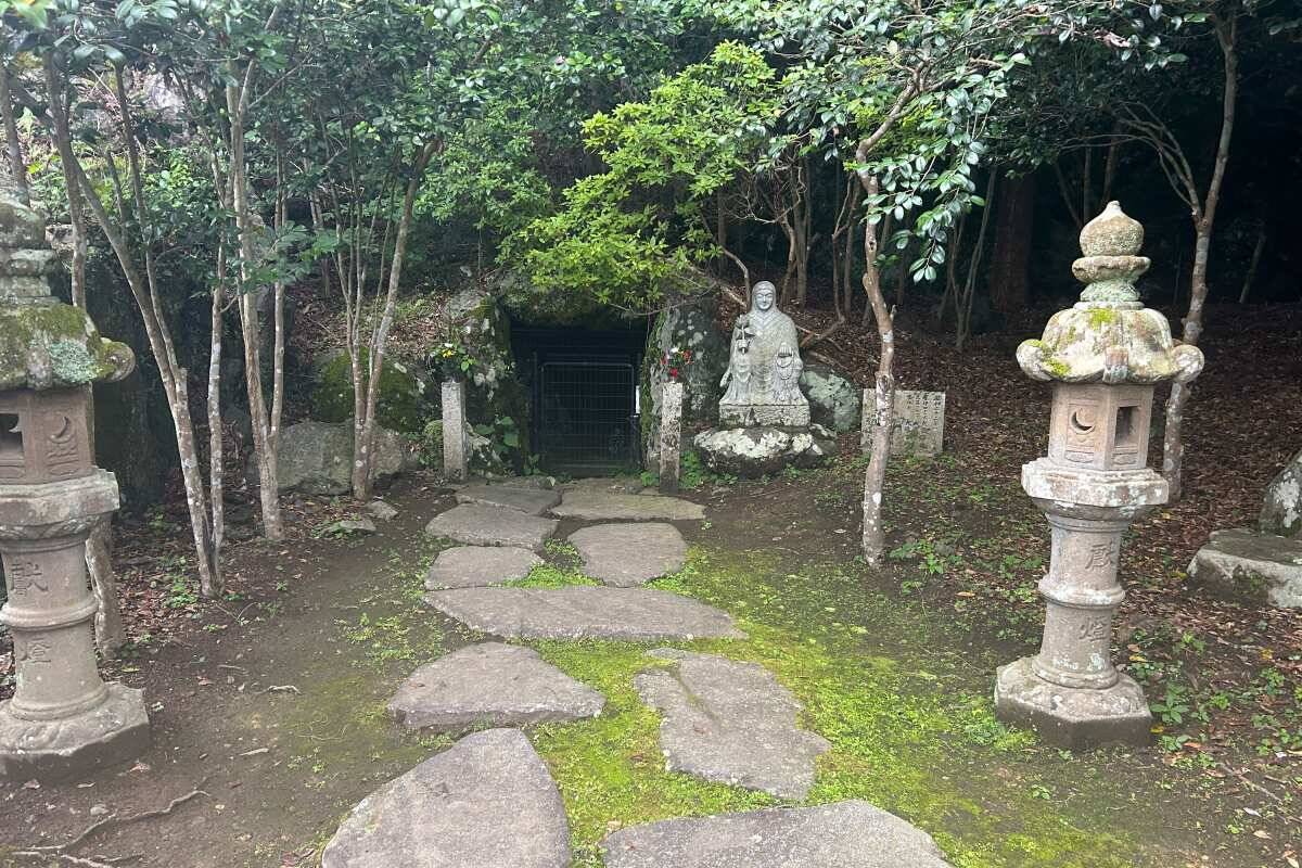 福井なのにゴリゴリ関西弁？ 800年生きる人魚伝説、レトロ建築の町並み「小浜西組」、町屋カフェで非日常を！週末観光に最適な小浜の歩き方