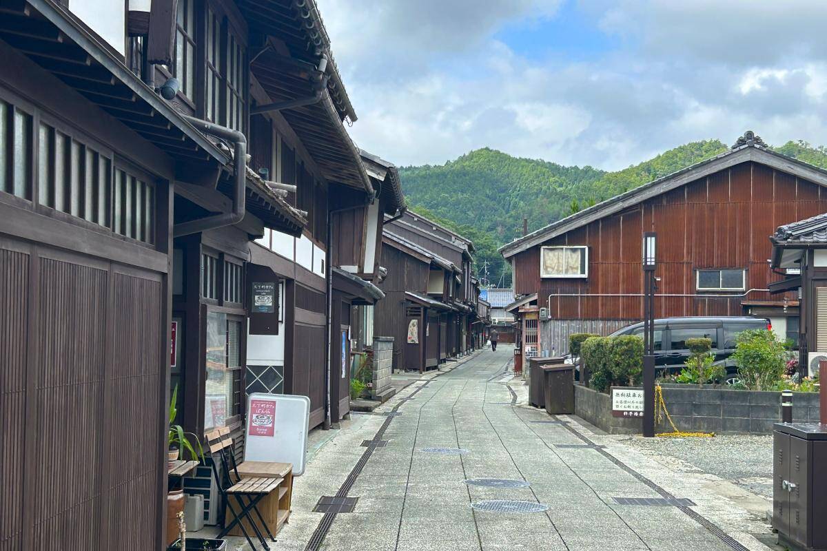 福井なのにゴリゴリ関西弁？ 800年生きる人魚伝説、レトロ建築の町並み「小浜西組」、町屋カフェで非日常を！週末観光に最適な小浜の歩き方