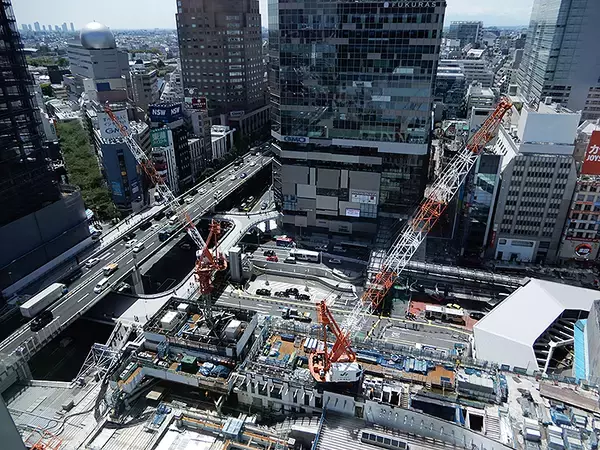 2022年4月22日時点の渋谷駅 JR線ホーム直上、上空からみてみると…