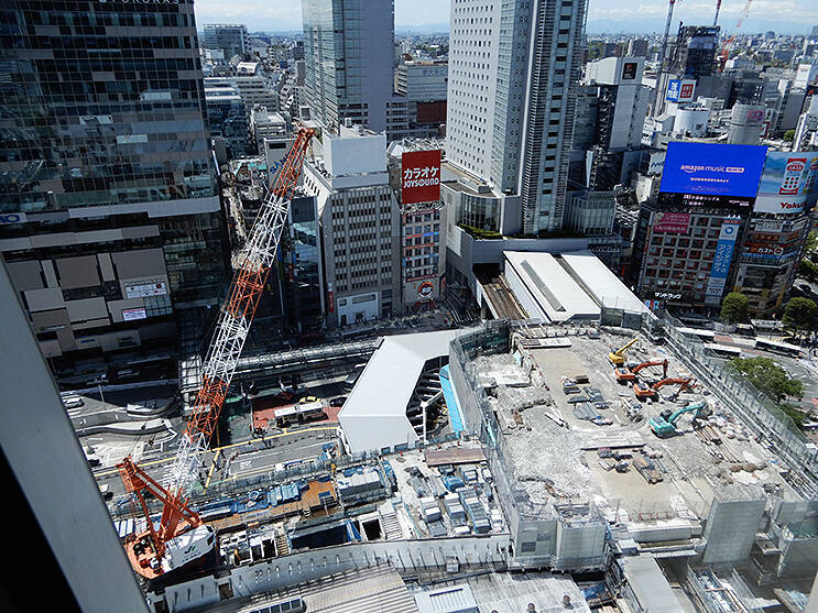 2022年4月22日時点の渋谷駅 JR線ホーム直上、上空からみてみると…