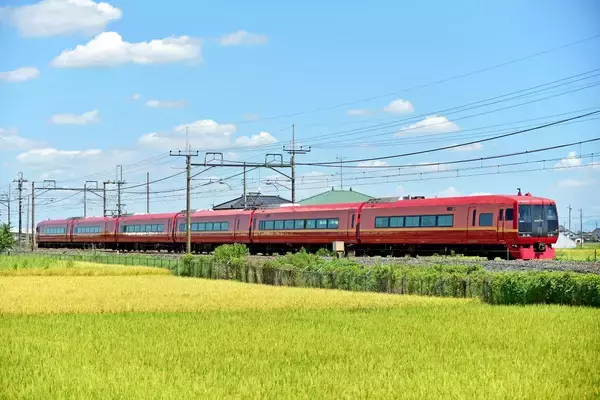 「JR･東武の直通特急が”青色”に変身！直通20周年で253系に新デザイン、6/13新宿～日光･鬼怒川で定期運行開始、駅でのおもてなし情報も」の画像