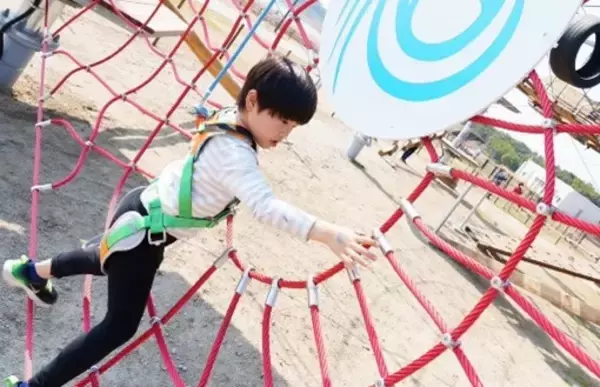 「最上層は多摩モノレールと同じくらいの高さ　「京王あそびの森HUGHUG」に都内初の屋外アスレチックタワーとキッズコースを新設　2024年3月リニューアル　「京王れーるランド」もちょっと変わる……？（東京都日野市）」の画像