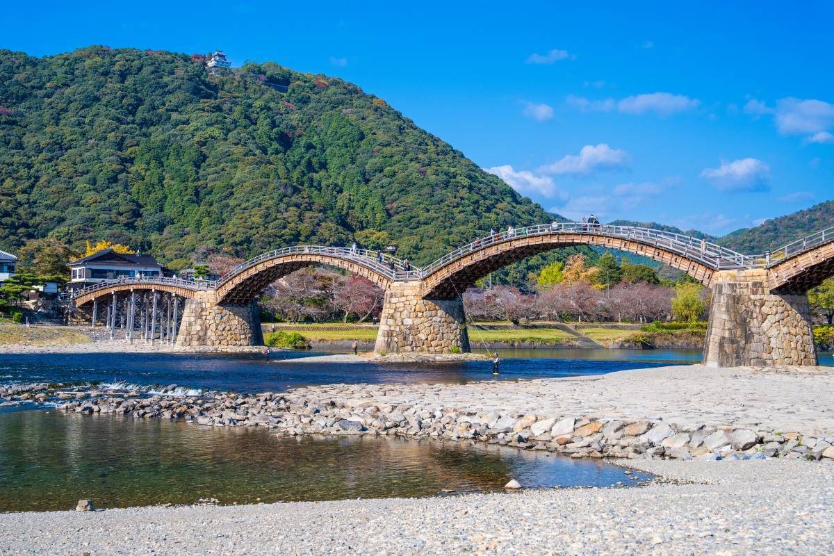 観光列車「はなあかり」秋は新山口～岩国を初走行！きっぷはいつから買える？全20日間の運転日･時刻表と土日の運休日を解説