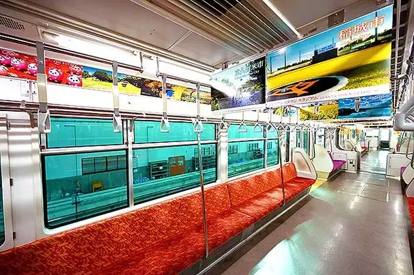 「多摩モノレール「平成狸合戦ぽんぽこ」ラッピング車両に乗って東京30市町村の魅力を体感♪小池百合子都知事 出発合図 30秒動画もワクドキ！2050東京戦略」の画像