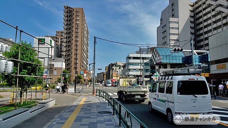 とてもモダンな駅前です【駅ぶら】06京王電鉄　京王線095