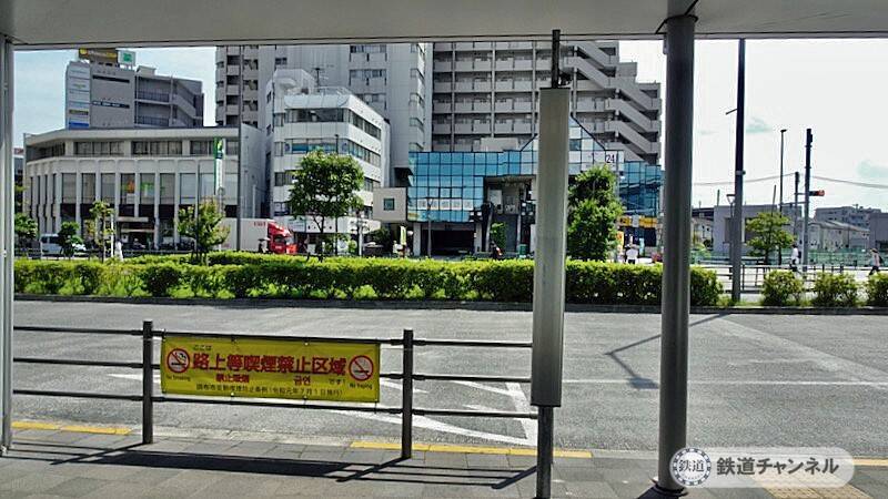 とてもモダンな駅前です【駅ぶら】06京王電鉄　京王線095