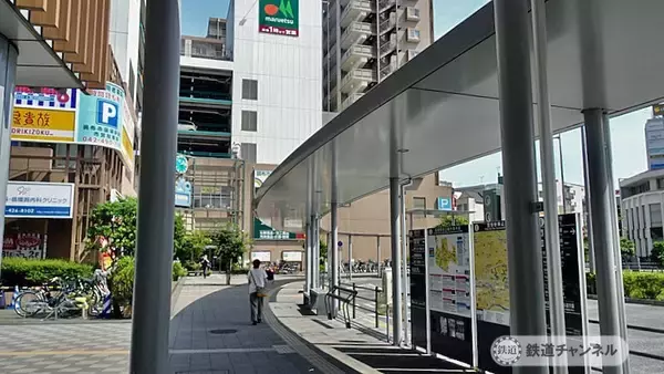 「とてもモダンな駅前です【駅ぶら】06京王電鉄　京王線095」の画像