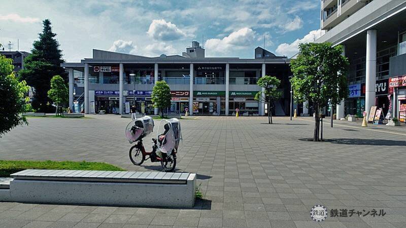 とてもモダンな駅前です【駅ぶら】06京王電鉄　京王線095