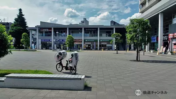 「とてもモダンな駅前です【駅ぶら】06京王電鉄　京王線095」の画像