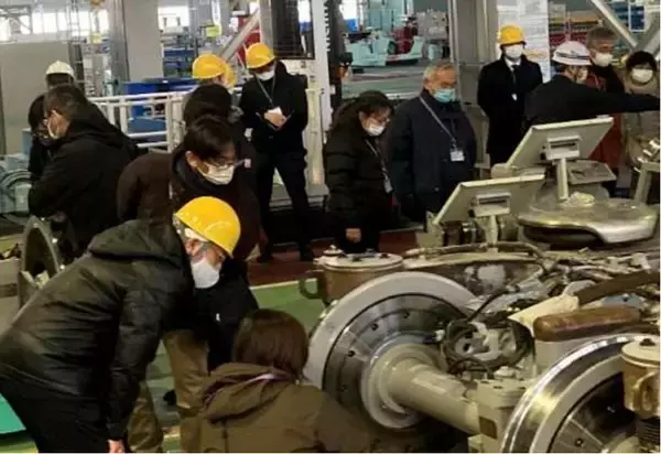 「北海道新幹線10周年！ 函館車両基地でシミュレータ体験や「H296ふくろう」見学など超レアな乗務員体験ツアー初開催（4月13日発売開始）」の画像