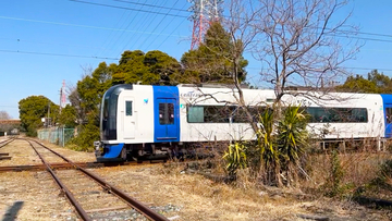 【YouTube】名鉄築港線と名古屋臨海鉄道東築線のダイヤモンドクロスを走るミュースカイを撮り鉄！入線記念スペシャル名古屋弁当も！