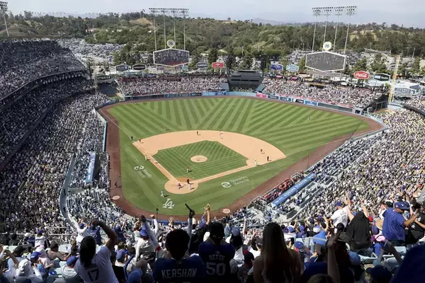 「2026年こそ夢のMLB現地観戦へ！ ドジャースタジアム攻略法とJTB公式ツアーの魅力を徹底解説（アメリカ西海岸･ロサンゼルスへ）」の画像