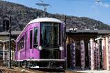「史上初の快挙！京都の路面電車･嵐電の新型車両「KYOTRAM」がブルーリボン賞を受賞！ 伝統の京紫色とレトロモダンを融合したデザインの秘密」の画像1