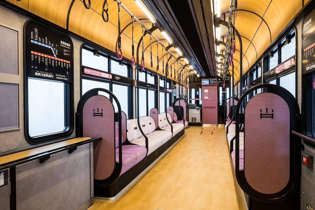 史上初の快挙！京都の路面電車･嵐電の新型車両「KYOTRAM」がブルーリボン賞を受賞！ 伝統の京紫色とレトロモダンを融合したデザインの秘密