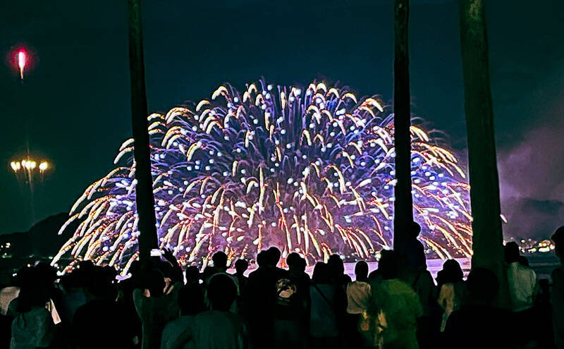 残席僅かなプランも！ 鎌倉花火大会2026は大混雑を回避「リビエラ逗子マリーナ」でゆったり鑑賞！ 5つの観覧プランとアクセス情報まとめ