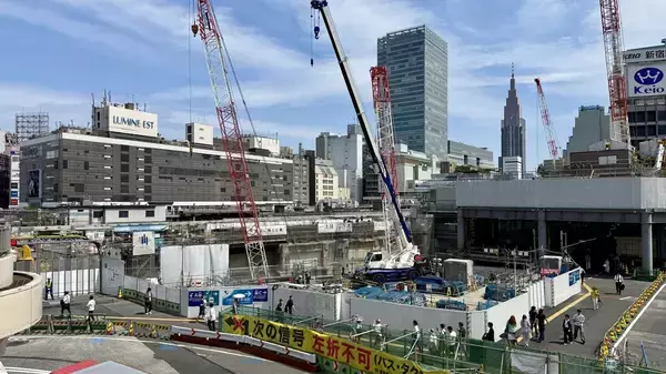 「小田急「沿線まちづくり×観光」を成長軸へ！新宿西口再開発やロマンスカー新造で箱根･湘南へ送客、中期経営計画アップデート」の画像