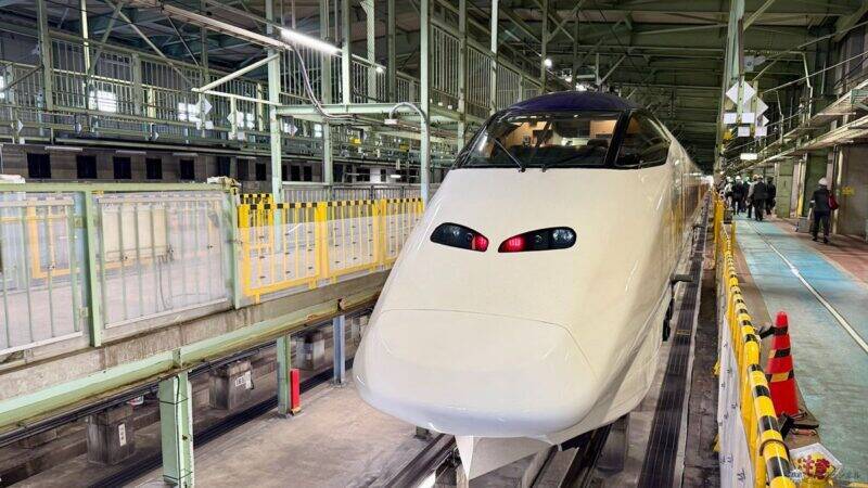 JR東日本「荷物専用新幹線」運行開始！ E3系が拓く物流の未来 自動搬送AGVが支える「はこビュン」最前線をレポート（東京都北区）