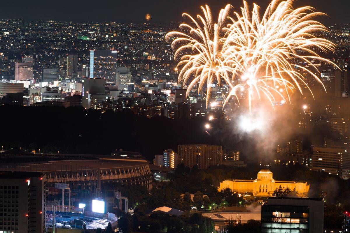 都心の夜空を彩る「神宮花火」が見える “ニューオータニ”＆ “プリンスホテル”の特別宿泊プラン！人混みを避け客室から楽しむ贅沢ステイ