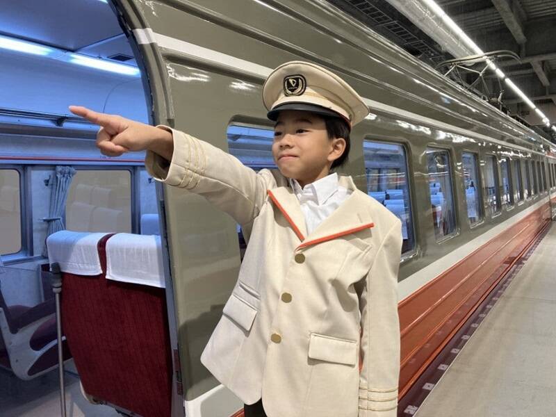 白いロマンスカー・VSE、2026年3月下旬にロマンスカーミュージアムで展示開始　「乗務員体験」などファン向け企画も