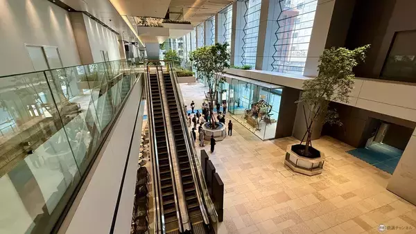 「東京駅直結・八重洲の新ランドマーク「TOFROM YAESU TOWER」9/10開業！ 雨に濡れないバスターミナル直結でスキマ時間が充実」の画像
